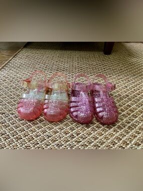 OshKosh B'gosh Glitter Jelly Sandals in Pink and Purple